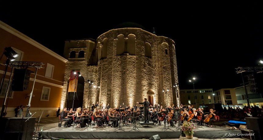 Veličanstvenim koncertom “Opera je u zraku” otvorene 57. Glazbene večeri u sv. Donatu Veličanstvenim koncertom “Opera je u zraku” otvorene 57. Glazbene večeri u sv. Donatu
