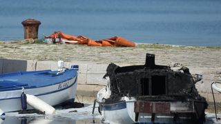 Sv. Filip i Jakov: Požar zahvatio brodice u luci od kojih su tri potonule