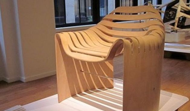 Stolica od jednog komada drveta