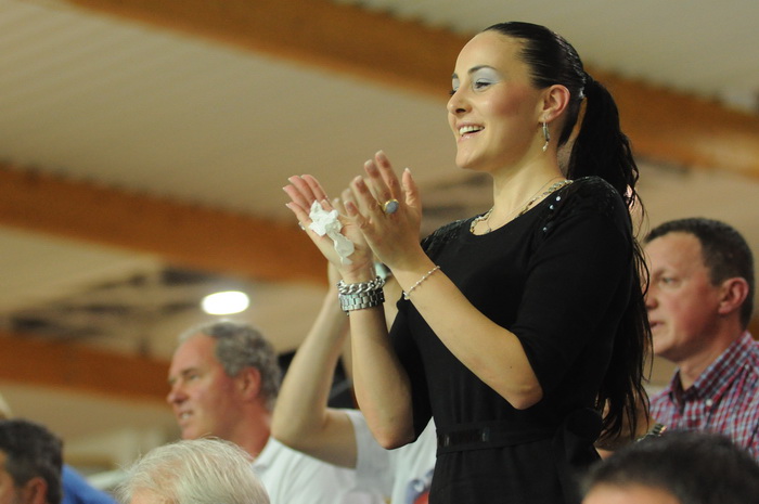 Zadar, 101211
Bazen na Visnjiku.
Utakmica polufinala kupa Hrvatske izmedju VK Primorje i VK Jug.
Na slici: publika
Foto: Luka Gerlanc / CROPIX