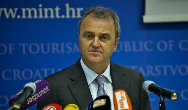 Zagreb, 110113.
Ministarstvo turizma.
Predstavljanje rezultata turistickog prometa u Hrvatskoj 2012.godine, i kljucnih aktivnosti Ministarstva u 2013. godini.
Na fotografiji: Ministar Veljko Ostojic.
Foto: Admir Buljubasic / CROPIX