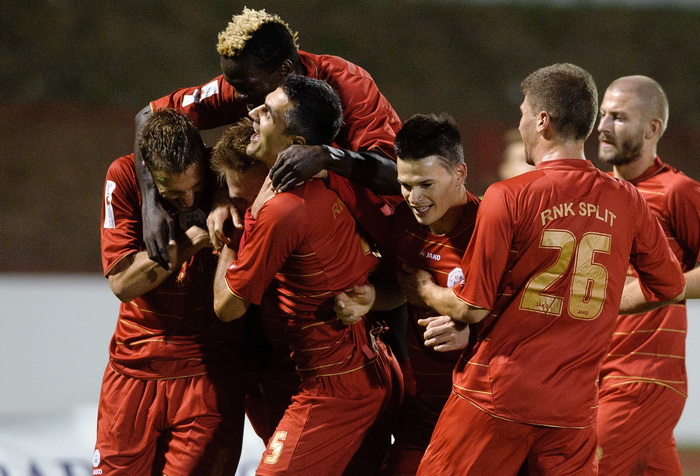 Split, 150912.
Stadion Park mladezi.
Nogometna utakmica 8. kola MAXtv 1. HNL Prve lige izmedju RNK Split i NK Zadar.
Na fotografiji: slavlje igraca Splita nakon drugog pogotka koji je postigao Mate Pehar
Foto:Tom Dubravec / CROPIX Split, 150912.
Stadion Park mladezi.
Nogometna utakmica 8. kola MAXtv 1. HNL Prve lige izmedju RNK Split i NK Zadar.
Na fotografiji: slavlje igraca Splita nakon drugog pogotka koji je postigao Mate Pehar
Foto:Tom Dubravec / CROPIX