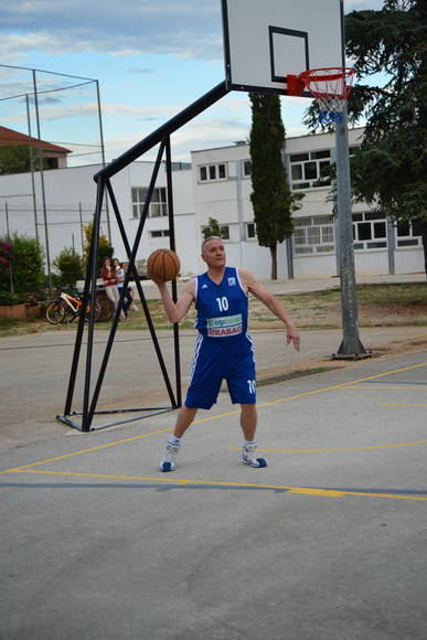 U povodu blagdana Kraljice Mira u Stanovima odigrana utakimica između veterana KK Zadar i Stanova, Foto: Iva Perinčić U povodu blagdana Kraljice Mira u Stanovima odigrana utakimica između veterana KK Zadar i Stanova, Foto: Iva Perinčić