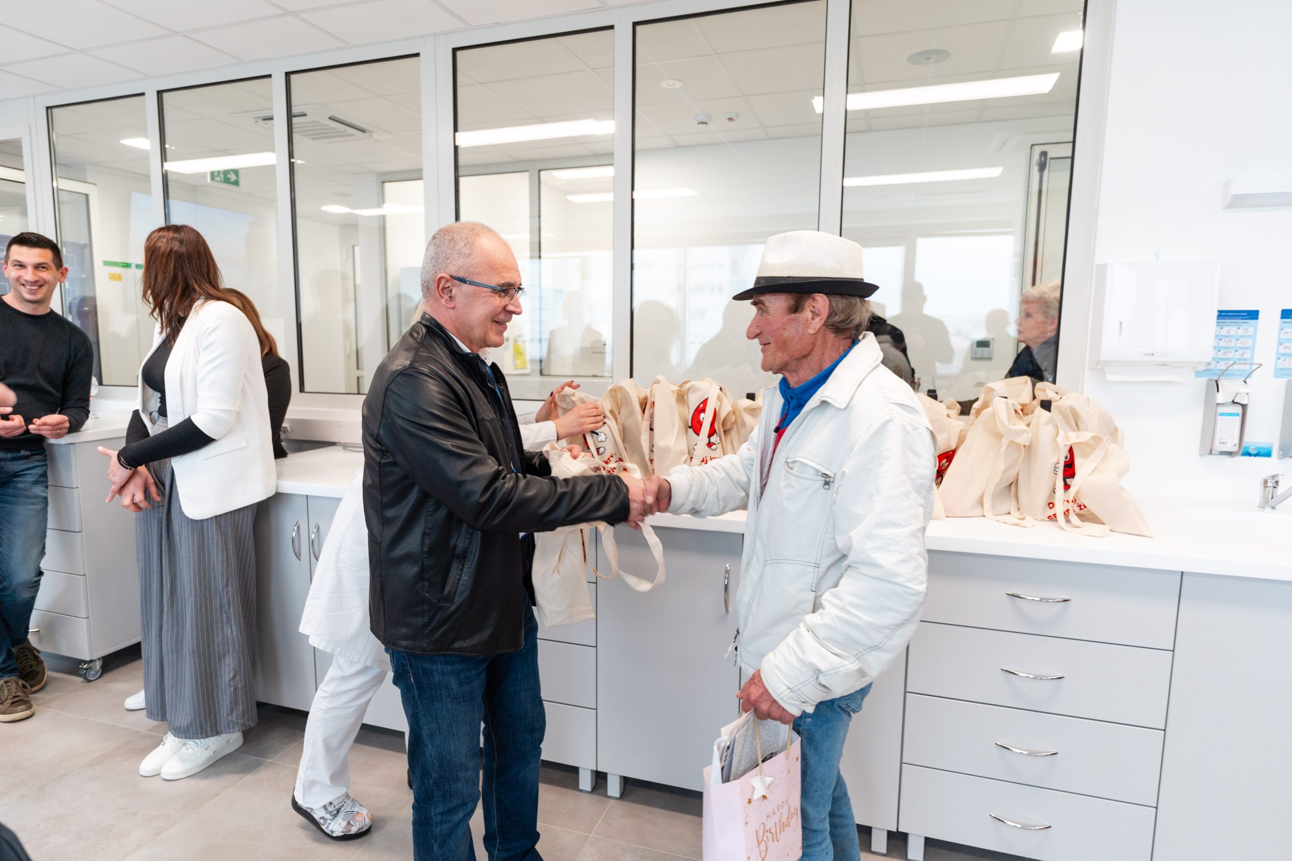 Odsjek za prikupljanje krvi i proizvodnju krvnih pripravaka u OB Zadar u novom prostoru Odsjek za prikupljanje krvi i proizvodnju krvnih pripravaka u OB Zadar u novom prostoru