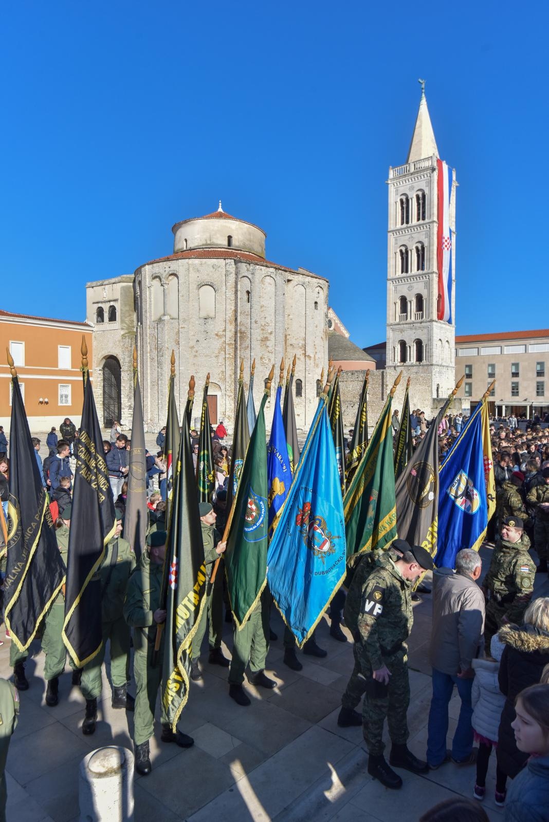 Mimohod ratnih postrojbi u Zadru
