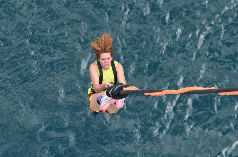 Mario Možnik otvorio bungee jumping sezonu na Masleničkom mostu, Photo: Hrvoje Jelavic/PIXSELL
