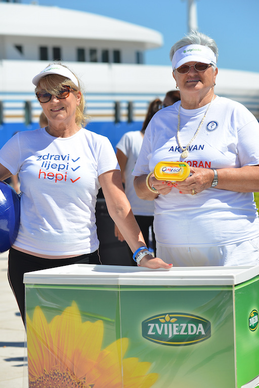Stotinu vježbača na jutarnjem treningu Aktivne Hrvatske pozdravilo sunce Stotinu vježbača na jutarnjem treningu Aktivne Hrvatske pozdravilo sunce
