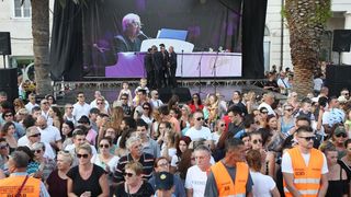 Split dostojanstveno na posljednju plovidbu ispratio legendu Olivera Dragojevića