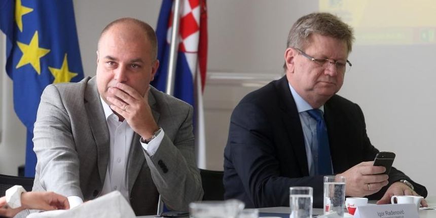 13.07.2015., Zagreb – Odrzana sjednica Gospodarsko-socijalnog vijeca u Ministarstvu rada i mirovinskoga sustava. Igor Radjenovic, Mirando Mrsic. Photo: Goran Stanzl/PIXSELL 13.07.2015., Zagreb – Odrzana sjednica Gospodarsko-socijalnog vijeca u Ministarstvu rada i mirovinskoga sustava. Igor Radjenovic, Mirando Mrsic. Photo: Goran Stanzl/PIXSELL