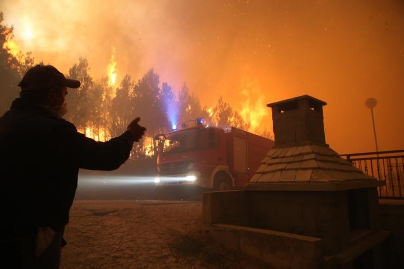 Žrnovnica: Vatra je sve bliže Splitu, nebo je prekriveno dimom Žrnovnica: Vatra je sve bliže Splitu, nebo je prekriveno dimom