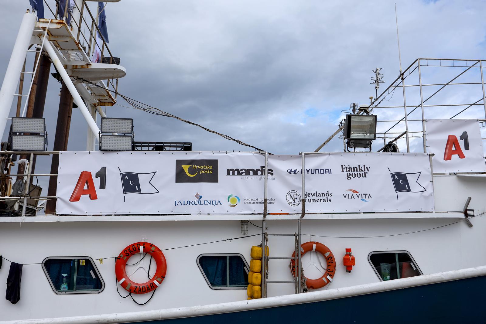 Ekološka manifestacija “Uz more, za more: zelena misija za održivu budućnost Hrvatske” održala se danas na plivarici Škoda koja je jutros u 11 sati isplovila iz zadarske luke Gaženica prema Ugljanu gdje će se provela akcija izvlačenja odbačenih ribarskih Ekološka manifestacija “Uz more, za more: zelena misija za održivu budućnost Hrvatske” održala se danas na plivarici Škoda koja je jutros u 11 sati isplovila iz zadarske luke Gaženica prema Ugljanu gdje će se provela akcija izvlačenja odbačenih ribarskih