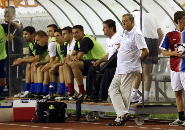 Split, 190810.
Prva utakmica zadnjeg pretkola Lige Uefa Hajduk Unirea.
Trener Hajduka Stanko Poklepovic.
Foto : Jakov Prkic / Cropix
