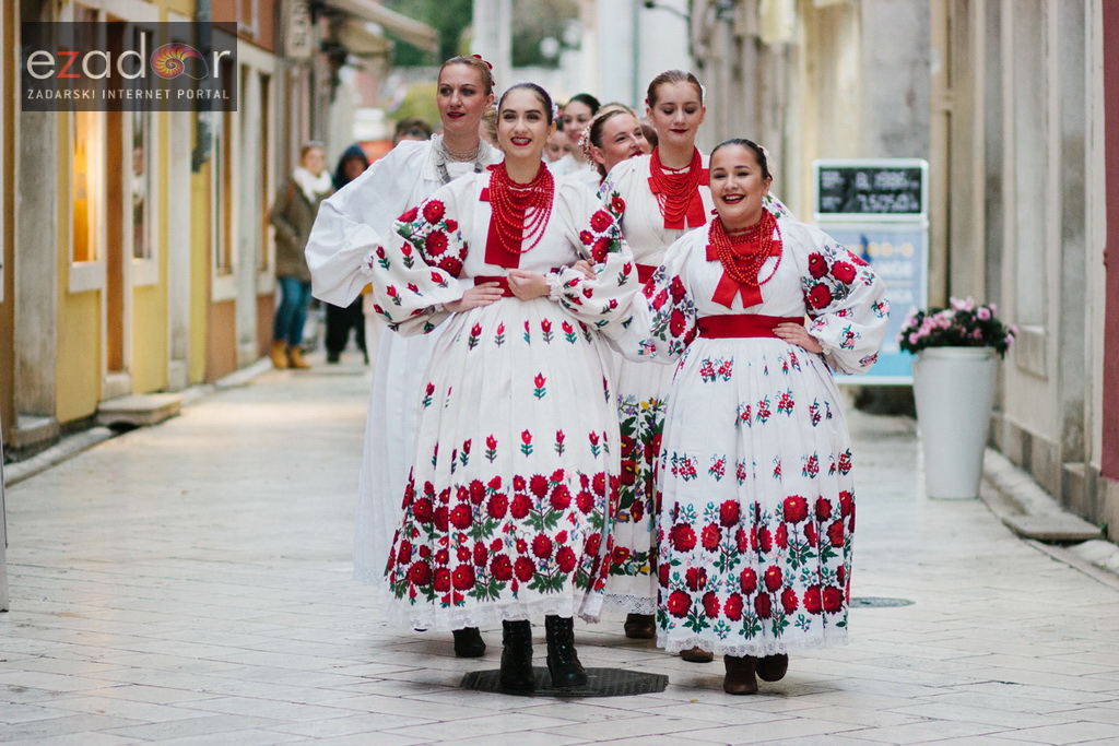 Đir po gradu, subotnja špica 9. prosinca 2017. Turopoljsko srce srcu Zadra