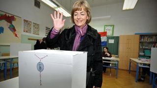 Rackog 4, Zagreb – Prva potpredsjednica Vlade i ministrica vanjskih i europskih poslova RH ispunila gradjansku duznost i dala svoj glas u drugome krugu predsjednickih izbora. Photo: Nina Djurdjevic/PIXSELL Rackog 4, Zagreb – Prva potpredsjednica Vlade i ministrica vanjskih i europskih poslova RH ispunila gradjansku duznost i dala svoj glas u drugome krugu predsjednickih izbora. Photo: Nina Djurdjevic/PIXSELL