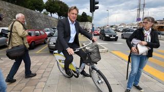 Od danas i Zadar ima nextbike sustav javnih bicikala. Na 4 lokacije moći će se iznajmiti ukupno 25 bicikala. Foto: Dino Stanin/PIXSELL Od danas i Zadar ima nextbike sustav javnih bicikala. Na 4 lokacije moći će se iznajmiti ukupno 25 bicikala. Foto: Dino Stanin/PIXSELL