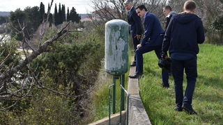 Župan Longin obišao klizišta u Posedarju Župan Longin obišao klizišta u Posedarju