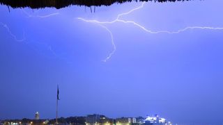 Grmljavinsko nevrijeme 11. rujna 2013. Foto: Filip Brala/PIXDELL Grmljavinsko nevrijeme 11. rujna 2013. Foto: Filip Brala/PIXDELL