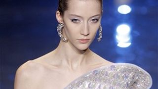 Gibsonove djevojke, genijalni Galliano i ljutiti Armani (Index.hr)