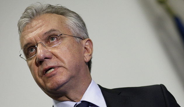 Zagreb, 110912.Ministar zdravlja Rajko Ostojic posjetio je KBC Zagreb na Rebru gdje je pustio u rad PET/CT uredjaj. To je prvi takav uredjaj u javnim bolnicama u Hrvatskoj i regiji.Na slici: ministar Rajko Ostojic.Foto: Dragan Matic / CROPIX