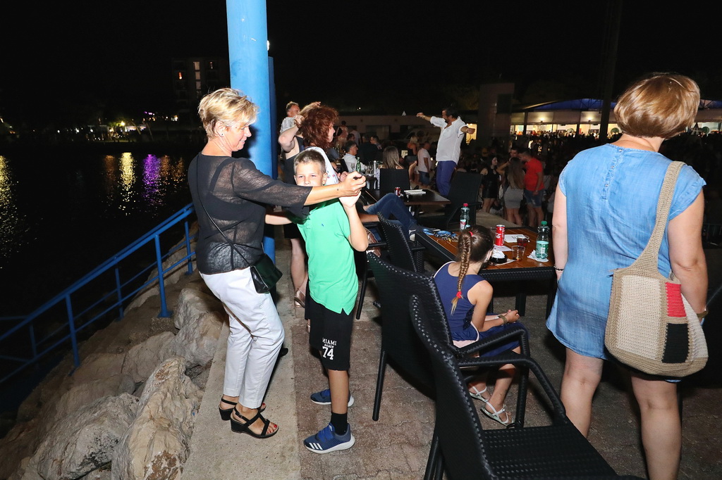 Halid Bešlić maestralno zaključio koncertnu sezonu u Biogradu na Moru