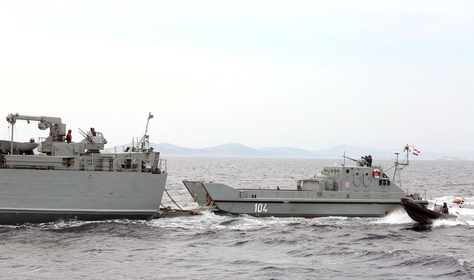 Žirje: Vojne vježba Hrvatske ratne mornarice Oružanih snaga RH “Harpun 2017” Žirje: Vojne vježba Hrvatske ratne mornarice Oružanih snaga RH “Harpun 2017”