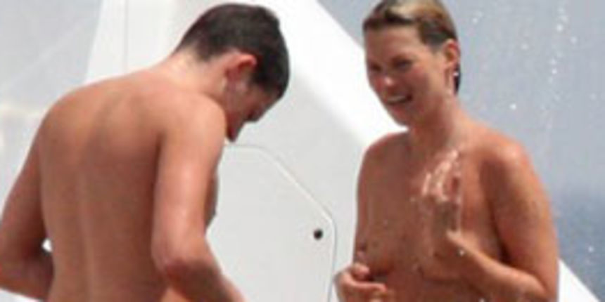 Kate Moss u toplesu (Foto: tportal.hr) Kate Moss u toplesu (Foto: tportal.hr)