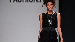 Zagreb, 290911.
Velesajam, paviljon 5.
Modne revije i poznati na Dove Fashion.hr proljece ljeto 2012. Prvi dan su izlagali kreatori Ivica Skoko, Martina Felja, AMDS by ALDUK i IK STUDIO.
Na slici: kreacije Ivica Skoko.
Foto: Srdjan Vrancic / CROPIX Zagreb, 290911.
Velesajam, paviljon 5.
Modne revije i poznati na Dove Fashion.hr proljece ljeto 2012. Prvi dan su izlagali kreatori Ivica Skoko, Martina Felja, AMDS by ALDUK i IK STUDIO.
Na slici: kreacije Ivica Skoko.
Foto: Srdjan Vrancic / CROPIX