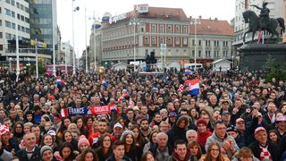 Navijači na Trgu bana Josipa jelačića čekaju Davis Cup reprezentativce