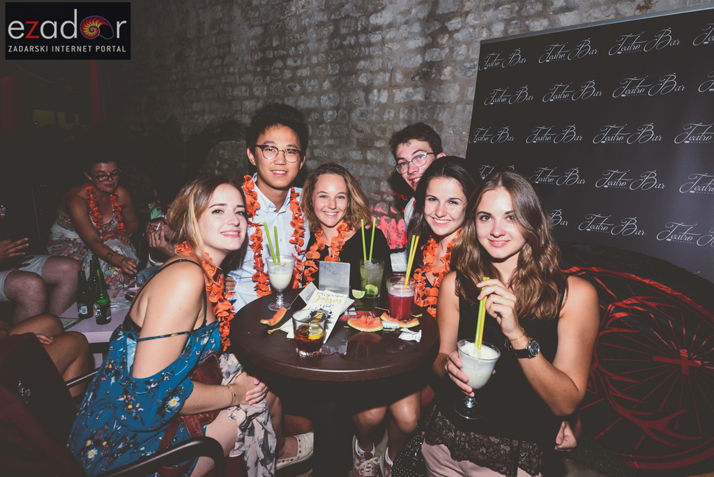 Connect @ Teatro bar & Zlatni kutić Connect @ Teatro bar & Zlatni kutić