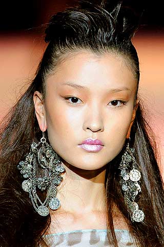 Naušnice kao nezaobilazan detalj ove sezone