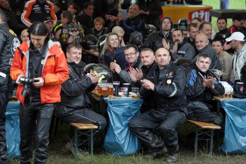 Na jezeru Jarun okupili su se motociklisti iz cijele Hrvatske u sklopu 3. karavane za zivot pod nazivom Bikeri na cesti. Velik broj motociklista zbog loseg vremena nije dosao, no pridruzio im se gradonacelnik Milan Bandic. Photo: Dalibor Urukalovic/PIXSEL