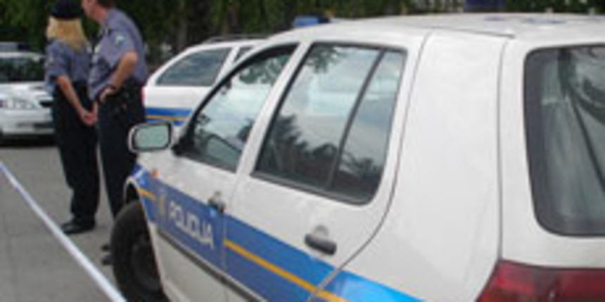 Opsada policija