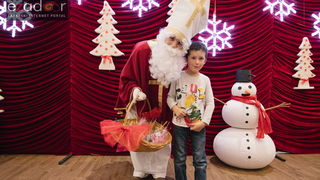 Sveti Nikola posjetio Supernova centar i razveselio mališane