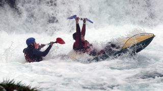 Peta Hrvatska rafting regata Zrmanja 2010, koja se odrzala na raftig stazi od Mlina Zegarskih do Muskovaca, i ove je godin humanitarnog karaktera, a dio prikupljenih sredstava i prihod od humanitarne aukcije slika ide za Djecji vrtic za djecu s teskocama