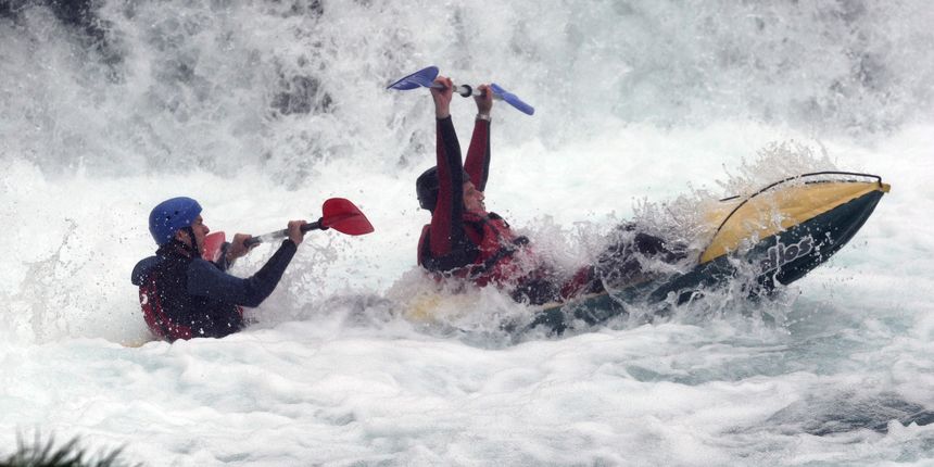 Peta Hrvatska rafting regata Zrmanja 2010, koja se odrzala na raftig stazi od Mlina Zegarskih do Muskovaca, i ove je godin humanitarnog karaktera, a dio prikupljenih sredstava i prihod od humanitarne aukcije slika ide za Djecji vrtic za djecu s teskocama Peta Hrvatska rafting regata Zrmanja 2010, koja se odrzala na raftig stazi od Mlina Zegarskih do Muskovaca, i ove je godin humanitarnog karaktera, a dio prikupljenih sredstava i prihod od humanitarne aukcije slika ide za Djecji vrtic za djecu s teskocama