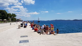 Đir uz more 19. srpnja 2016. – Uvala Draženica, kupalište Jadran, Moprske orgulje i Pozdrav suncu, zadarska riva… Foto: Mladen Malik Đir uz more 19. srpnja 2016. – Uvala Draženica, kupalište Jadran, Moprske orgulje i Pozdrav suncu, zadarska riva… Foto: Mladen Malik