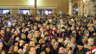 Doček 2017: Najluđa noć na zadarskom Poluotoku privukla više tisuća Zadrana i gostiju Doček 2017: Najluđa noć na zadarskom Poluotoku privukla više tisuća Zadrana i gostiju