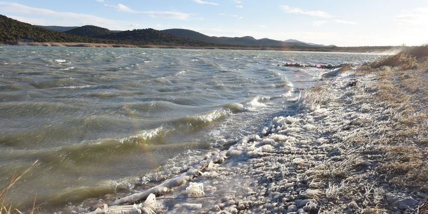 Zaleđeno Vransko jezero Zaleđeno Vransko jezero