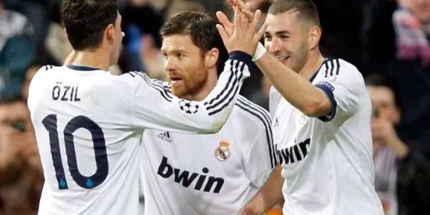 Mesut Ozil, Xabi Alonso i Karim Benzema, foto: realmadrid.com Mesut Ozil, Xabi Alonso i Karim Benzema, foto: realmadrid.com
