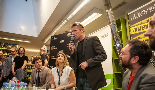 Knjizevnik Jo Nesbo susreo se s obozavateljima i predstavio svoj novi roman Snjegovic u Profil Megastoreu. Foto:Igor ??oban