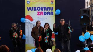 Vukovaru ZaDar na Narodnom trgu, foto: Iva Perinčić Vukovaru ZaDar na Narodnom trgu, foto: Iva Perinčić