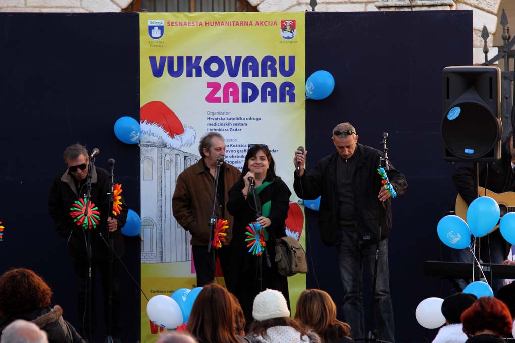 Vukovaru ZaDar na Narodnom trgu, foto: Iva Perinčić Vukovaru ZaDar na Narodnom trgu, foto: Iva Perinčić