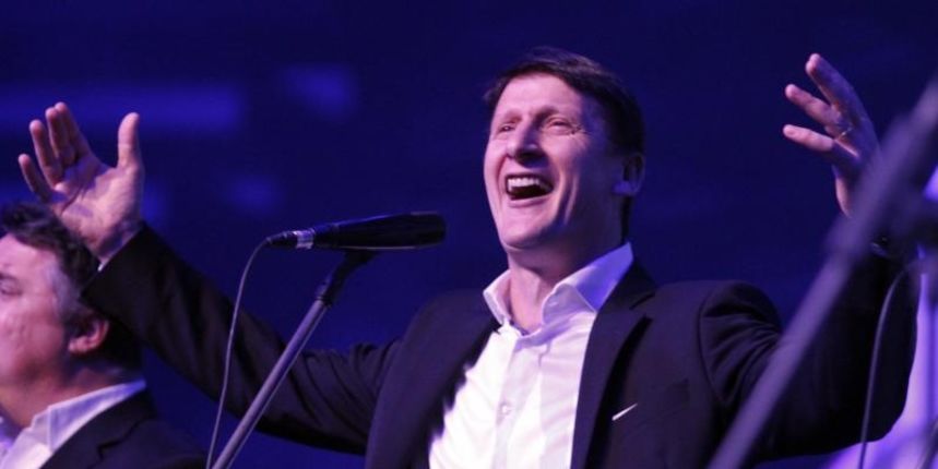 Tomislav Bralić i klape Intrade sinoć su održali koncert u prepunoj Spaladium areni u Splitu, foto: Tino Jurić/ PIXSELL