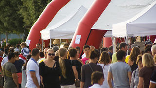“Kupujmo hrvatsko” i “Vrijedne ruke” (foto:Saša Čuka) “Kupujmo hrvatsko” i “Vrijedne ruke” (foto:Saša Čuka)