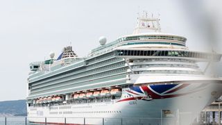 Zadar: Jutros u Gaženicu uplovio kruzer Azura Zadar: Jutros u Gaženicu uplovio kruzer Azura