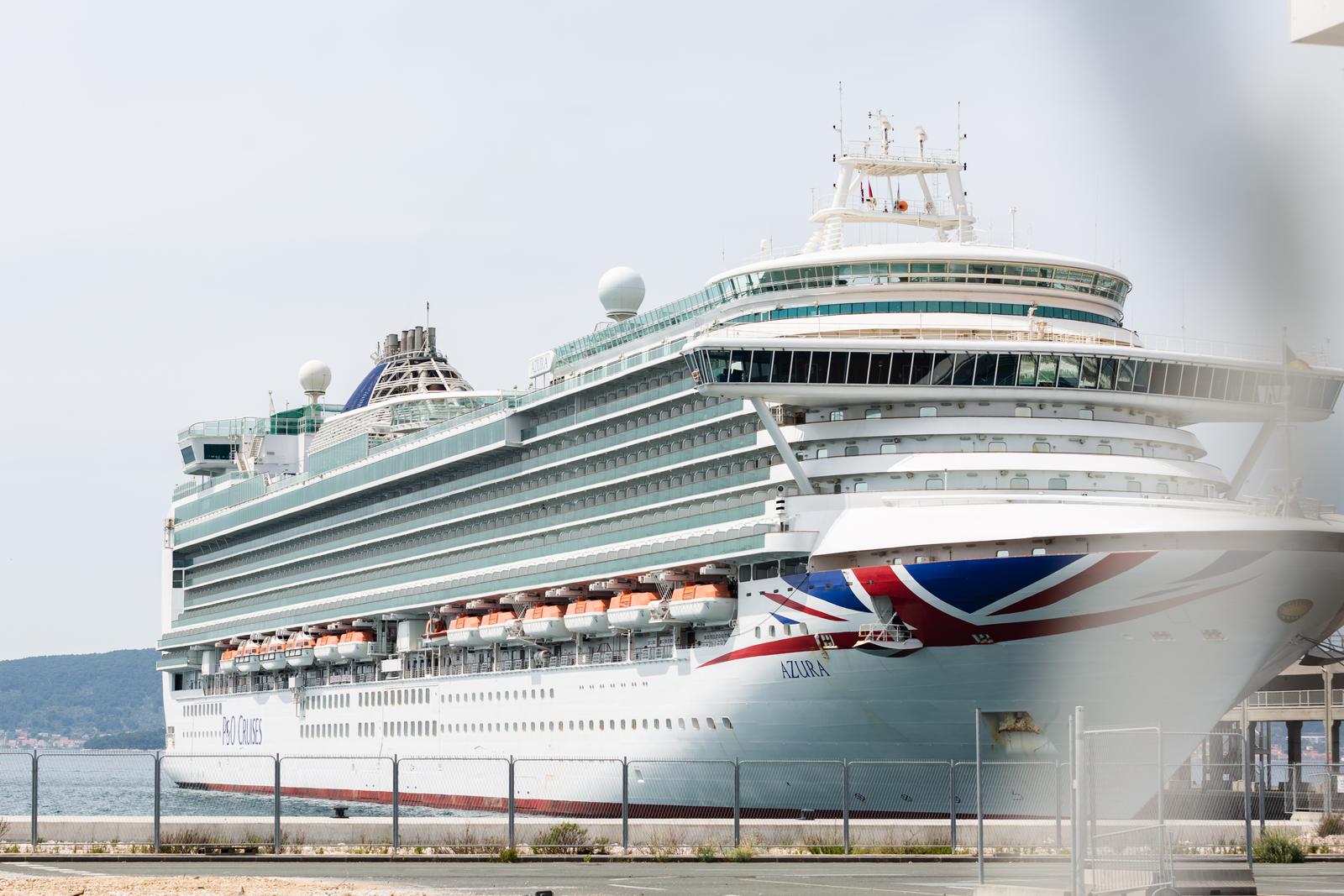 Zadar: Jutros u Gaženicu uplovio kruzer Azura Zadar: Jutros u Gaženicu uplovio kruzer Azura