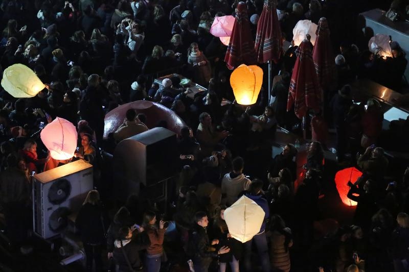 Na tržnici Dolac održan je peti performans Kapulica & Lampioni.  Foto: PIXSELL