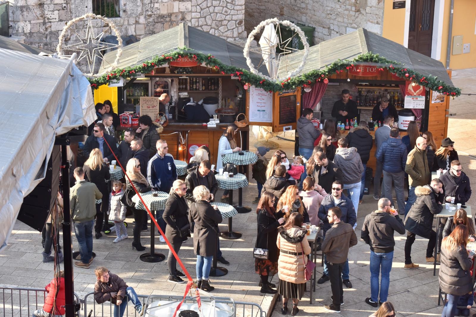 Veselo Badnje jutro u Zadru