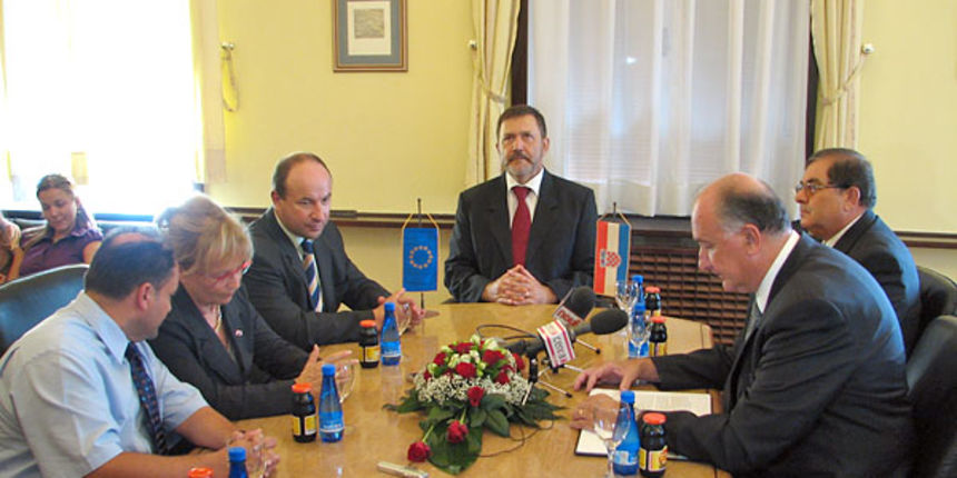 Image 1185841 (auto)