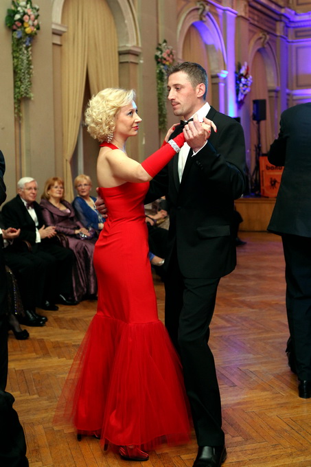 Varazdin, 030212.
U varazdinskom HNK odrzava se 19. Sjajni bal grada Varazdina, koji ugoscuje mnoge poznate uzvanike, od uglednih diplomata, glumaca, gospodarstvenika i politicara.
Pregrst baroknih specijaliteta za ovogodisnji bal spremili su zlatni kuhar Varazdin, 030212.
U varazdinskom HNK odrzava se 19. Sjajni bal grada Varazdina, koji ugoscuje mnoge poznate uzvanike, od uglednih diplomata, glumaca, gospodarstvenika i politicara.
Pregrst baroknih specijaliteta za ovogodisnji bal spremili su zlatni kuhar